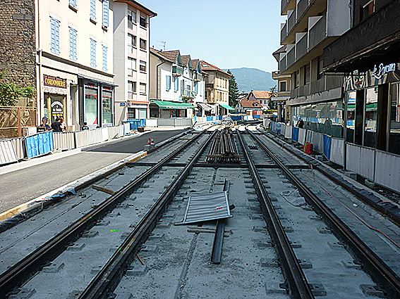 Die Rue du Faucigny, Blick in Richtung Perrier-Aubrac