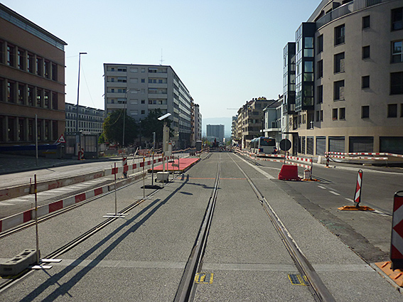 Die Rue de Genève kurz vor Couchirard, Blick in Richtung Renens
